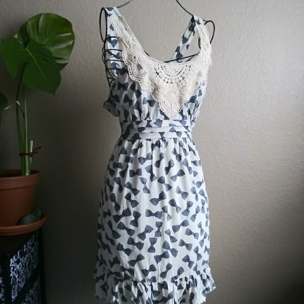 Forever 21 Cream and Blue Bow Dress Crochet